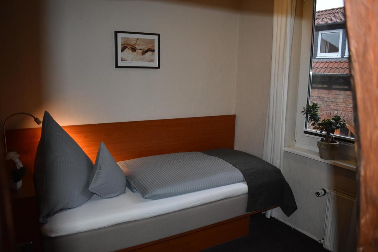 Hotel Neue Stuben Wolfsburg Eksteriør bilde